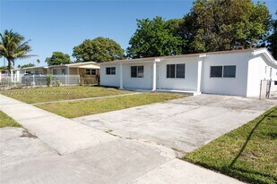 4000 NW 195th St in Miami Gardens, FL - Building Photo