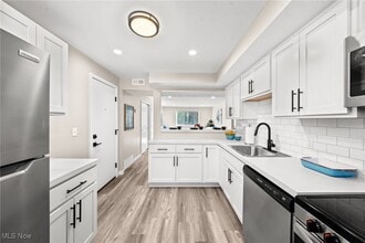 21044 Southbend Cir in Rocky River, OH - Building Photo - Building Photo