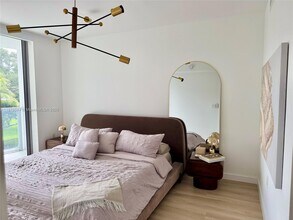 13800 Highland Dr in North Miami Beach, FL - Building Photo - Building Photo