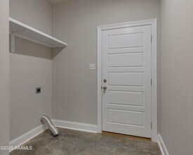 102 Canvasback Dr in Youngsville, LA - Building Photo - Building Photo