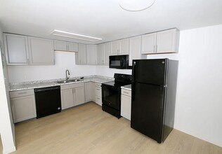 OakView Apartments in Lakewood, CO - Foto de edificio - Building Photo