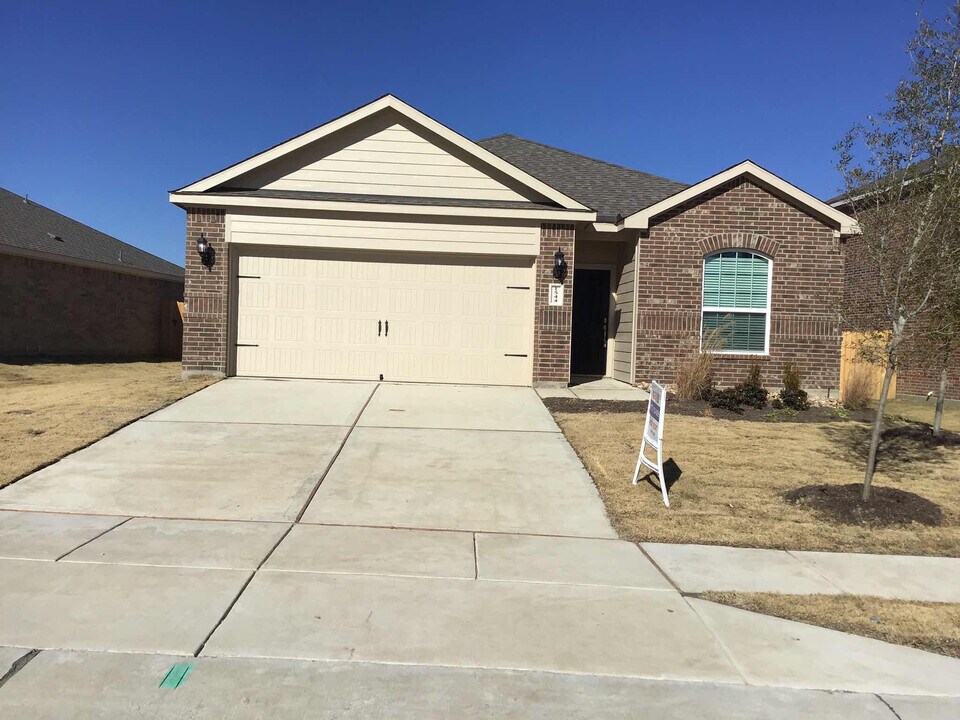 1544 Park Trails Blvd in Princeton, TX - Building Photo