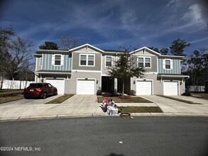 7371 Palm Hills Dr in Jacksonville, FL - Building Photo - Building Photo