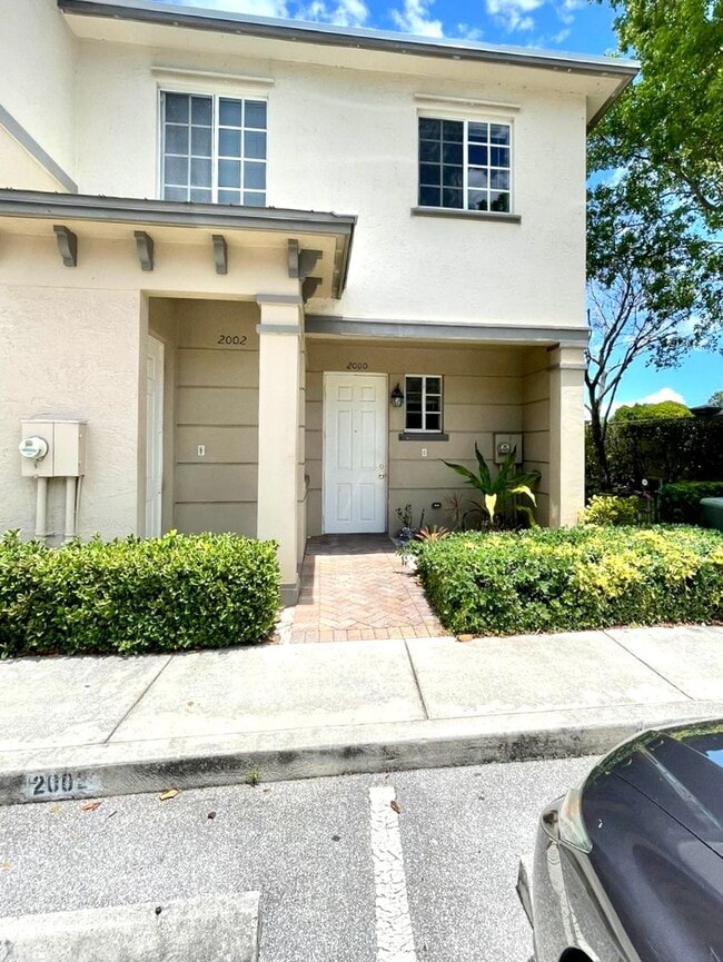 property at 2000 Freeport Dr