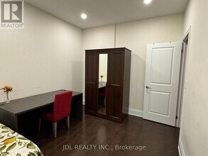 4 Mildred Temple Wy in Markham, ON - Building Photo - Building Photo