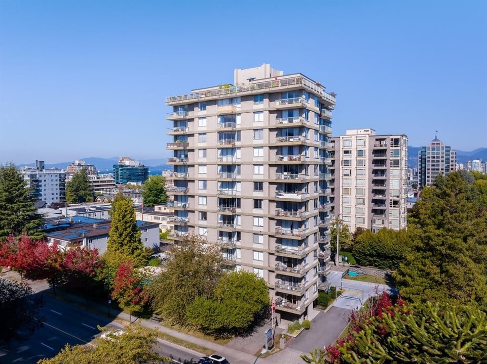 Skyline in Vancouver, BC - Building Photo