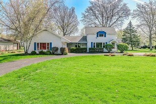 7103 Reynolds Rd in Mentor, OH - Building Photo