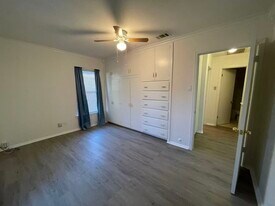 7721 Mohawk Dr in Dallas, TX - Building Photo