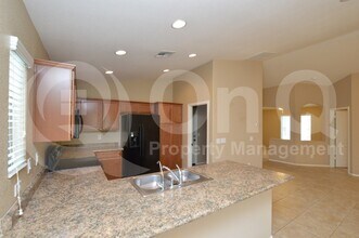 4193 E Sandy Way in Gilbert, AZ - Building Photo - Building Photo