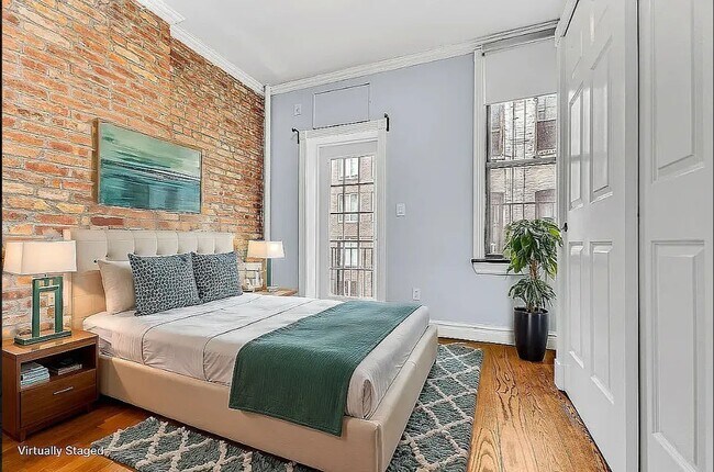 722 10th Ave in New York, NY - Building Photo - Building Photo