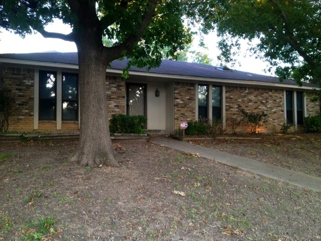 property at 512 Newcastle Dr