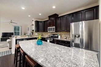 543 Pemberwich Pl in Cary, NC - Foto de edificio - Building Photo