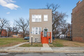 1144 W 68th St, Unit 2 in Chicago, IL - Building Photo - Building Photo