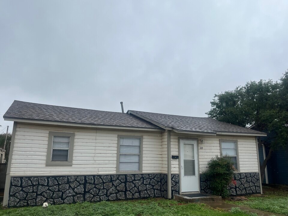 122 Hickory St in Levelland, TX - Foto de edificio
