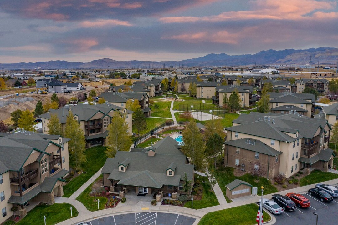 Sunset Ridge in West Jordan, UT - Foto de edificio