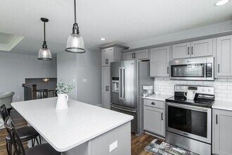 4702 Alan Ln NW in Rochester, MN - Building Photo - Building Photo