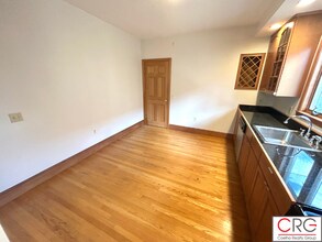 18 Wellington Rd, Unit 2 in Medford, MA - Foto de edificio - Building Photo