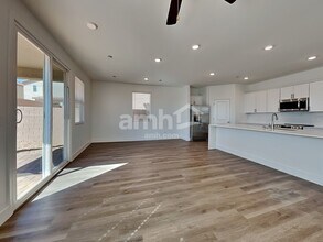 8373 Buckskin Clf Ave in Las Vegas, NV - Foto de edificio - Building Photo