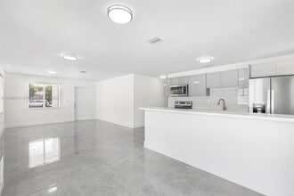 933 NW 50th St in Miami, FL - Building Photo - Building Photo
