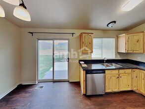 2095 E Shadow Dr in Eagle Mountain, UT - Building Photo - Building Photo