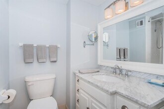 880 Mandalay Ave, Unit S403 in Clearwater Beach, FL - Building Photo - Building Photo