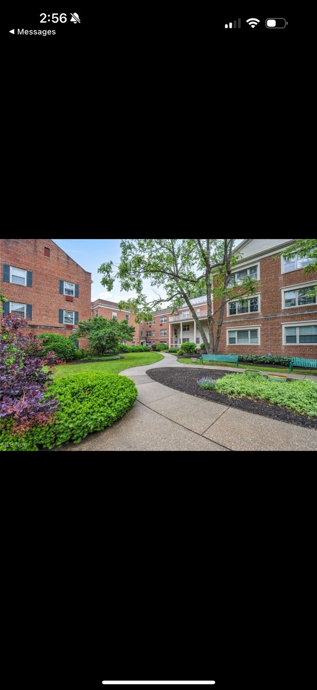 15825 Van Aken Blvd, Unit GC205W2BD in Cleveland, OH - Foto de edificio - Building Photo