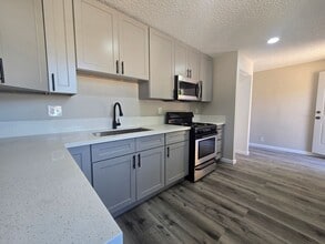 38502 Lemsford Ave in Palmdale, CA - Building Photo - Building Photo