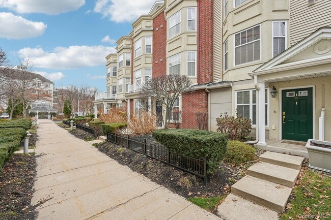 10 Bridge Ln in Haverstraw, NY - Building Photo - Building Photo