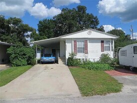 6302 Midland St in Zephyrhills, FL - Building Photo