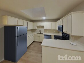 4710 Grovetree Ln in Garland, TX - Building Photo - Building Photo