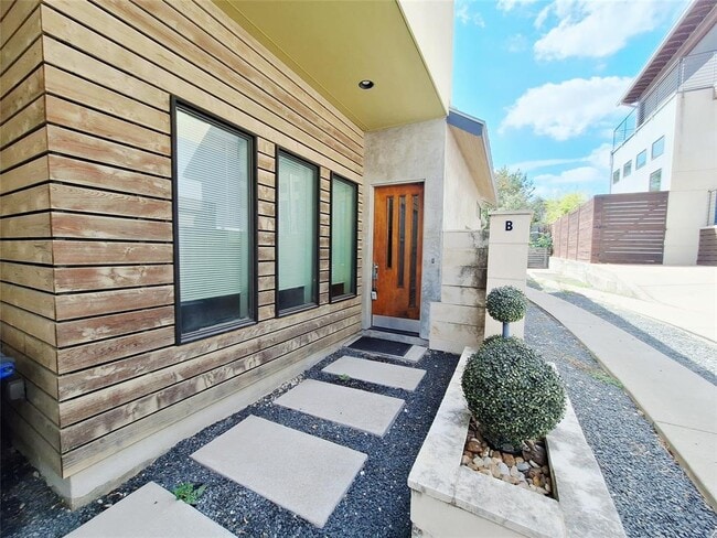 607 Peacock Ln in Austin, TX - Building Photo - Building Photo