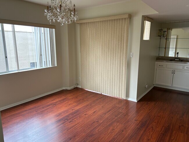 1932 Pelham Ave in Los Angeles, CA - Foto de edificio - Interior Photo