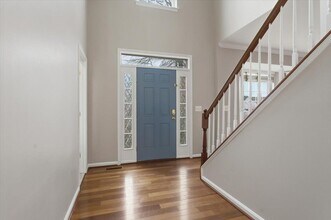 3168 Tulip Tree Pl in Dumfries, VA - Foto de edificio - Building Photo