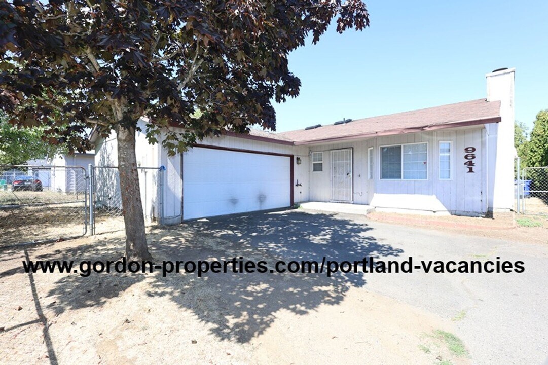 9641 SE Schiller St in Portland, OR - Building Photo