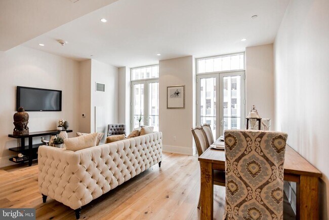 property at 1805 Walnut St