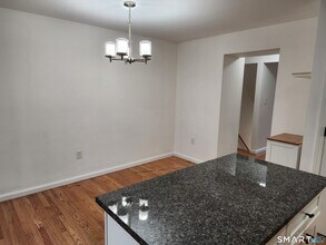 71 Towne House Rd in Hamden, CT - Building Photo - Building Photo