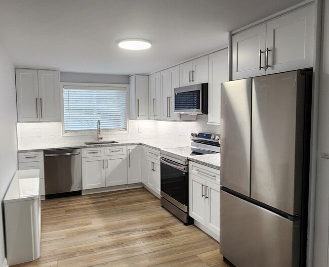 241 Center Ave, Unit 241