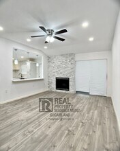 10527 Westedge Dr in Sugar Land, TX - Building Photo - Building Photo