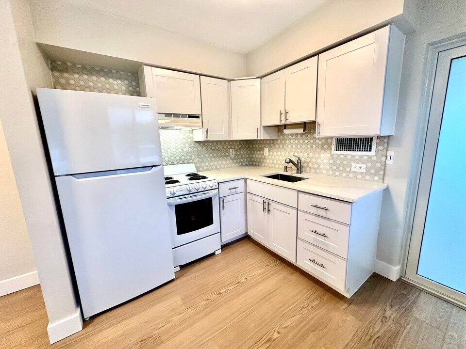 2040 NE 56th Ct, Unit 1 in Fort Lauderdale, FL - Building Photo