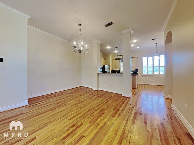 321 Sandman St in Houston, TX - Foto de edificio - Building Photo