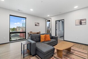 423 E Michigan St in Indianapolis, IN - Building Photo