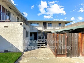 878 Castlewood Dr in Los Gatos, CA - Building Photo - Building Photo