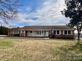 149 Lytton Farm Rd in Troutman, NC - Building Photo