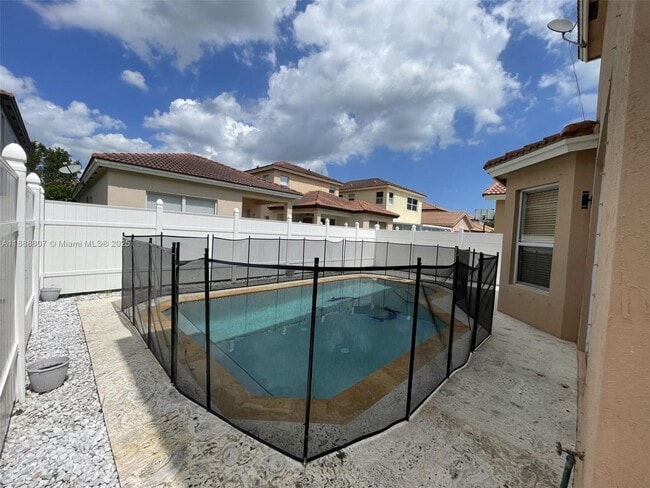 3725 NE 10th St in Homestead, FL - Building Photo - Building Photo