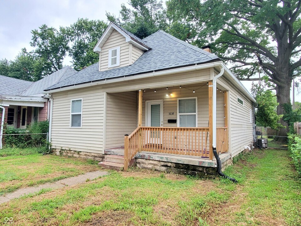 1638 5th Ave in Terre Haute, IN - Building Photo