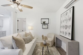 1322 California St in Tallahassee, FL - Building Photo - Building Photo