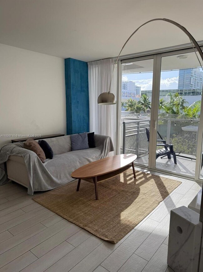 2155 Washington Ct in Miami Beach, FL - Building Photo - Building Photo