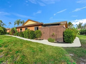 17327 Birchwood Ln in Ft. Myers, FL - Building Photo