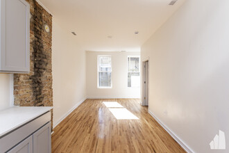 1638 W 18th Pl in Chicago, IL - Building Photo - Building Photo