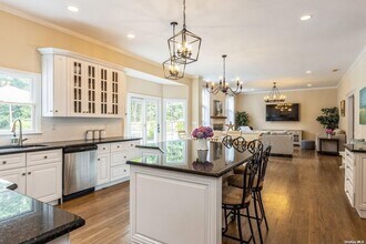 24 Bridle Path in Westhampton Beach, NY - Building Photo - Building Photo